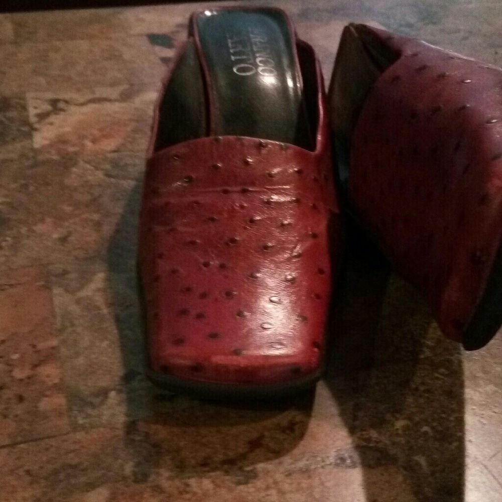 Wine color leather mules